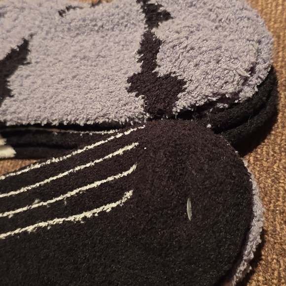 DISNEY BUNDLE OF 4 PAIRS OF NIGHTMARE BEFORE CHRISTMAS SOCKS FITS SHOE SIZE 4-10 - Picture 10 of 10